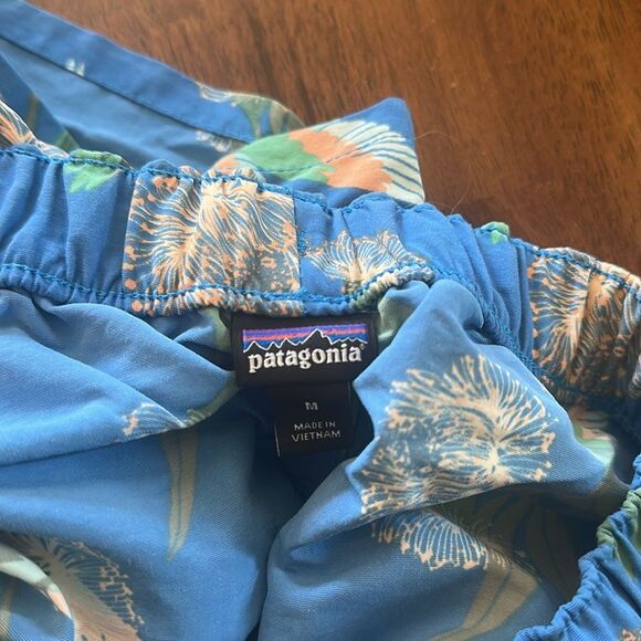 Blue Parrot Print Women's Shorts M (6000A) - Picture 5 of 5